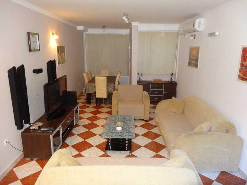 D&d 1 Otel Budva